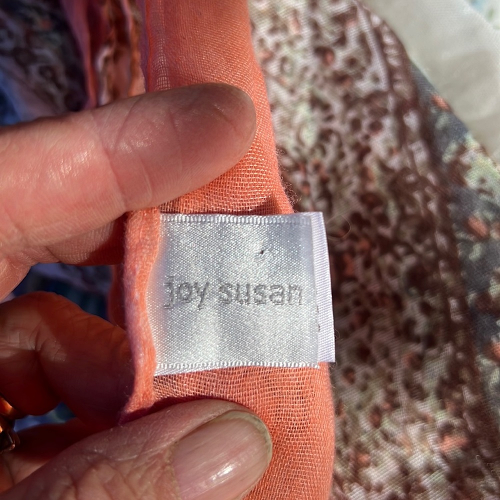 Preowned Joy Susan scarf 70x35 peach border , white with khaki and army green